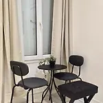 Spacious Flat 10 Mins From Paris