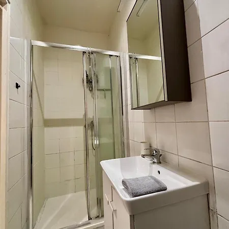 Spacious Flat 10 Mins From Paris Apartamento