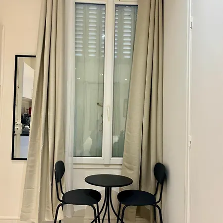 Spacious Flat 10 Mins From Paris