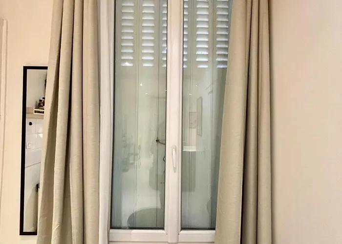 Spacious Flat 10 Mins From Paris Apartman