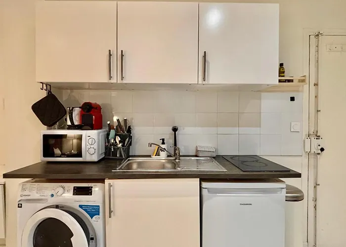 Spacious Flat 10 Mins From Paris Apartman