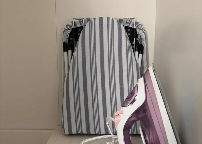 Spacious Flat 10 Mins From Paris Saint-Ouen (Seine-Saint-Denis)